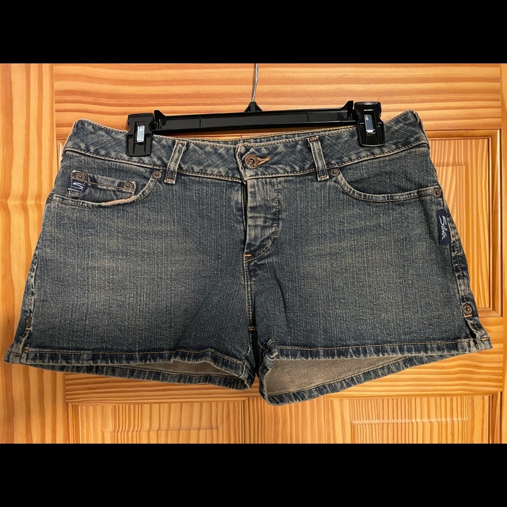 Silver Jeans Matrix short shorts